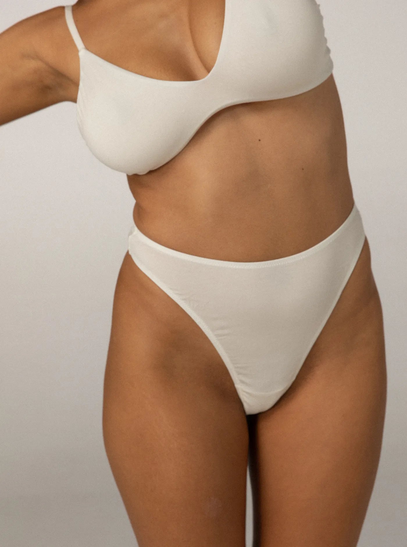 Moana High Waist G-String Ivory