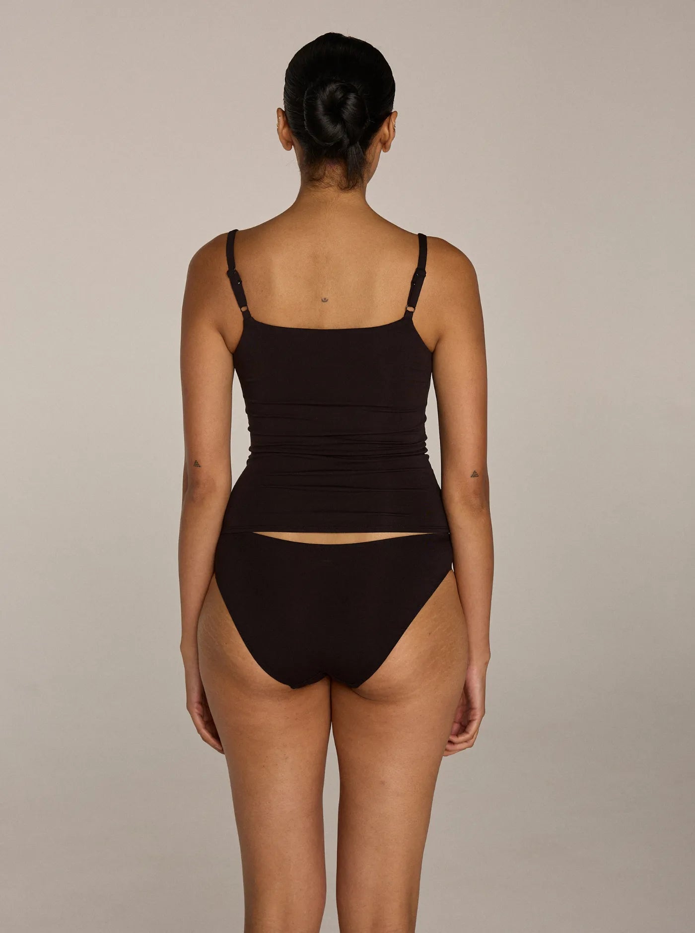 Pebble Singlet Charcoal