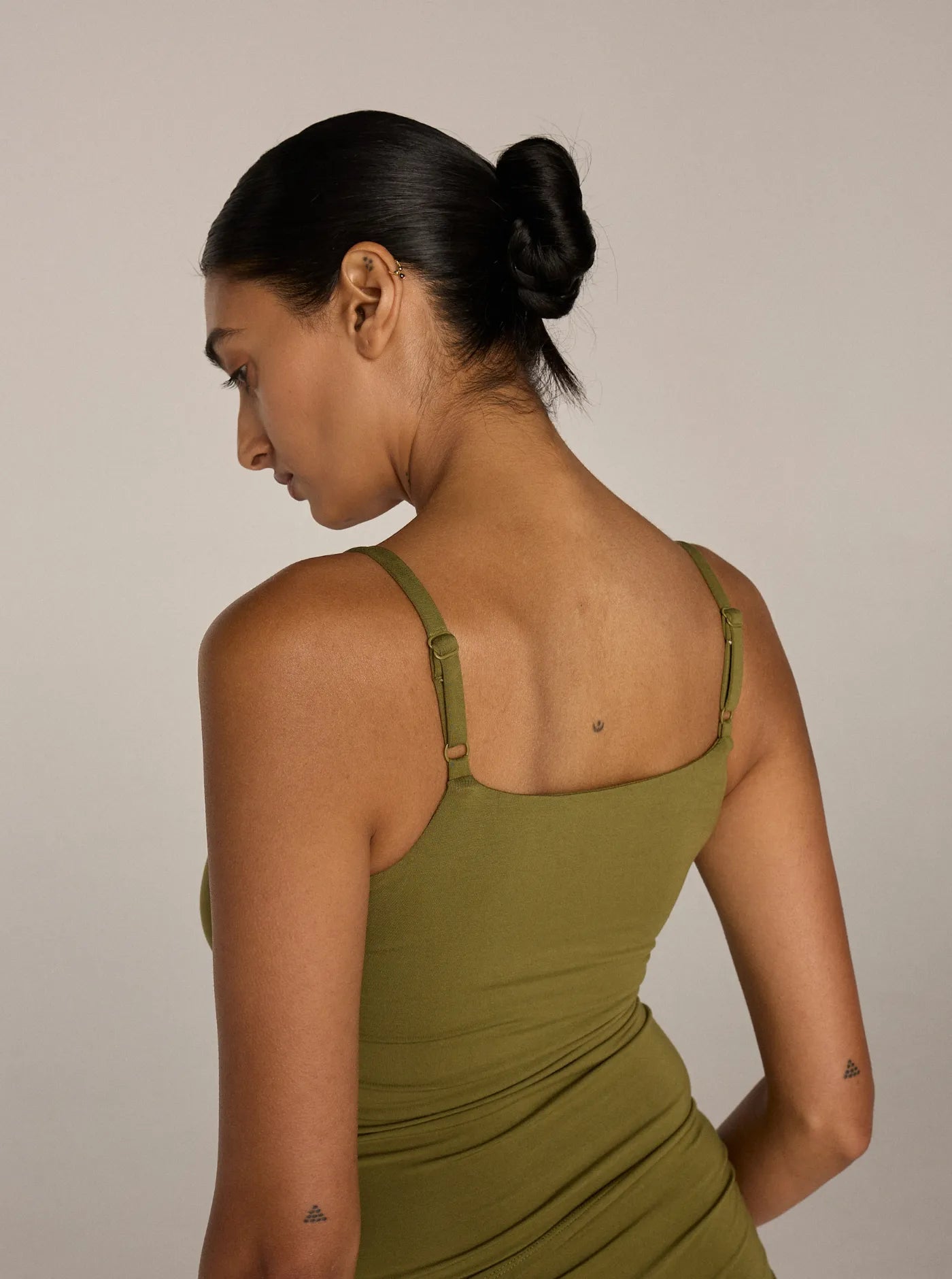 Pebble Singlet Olive